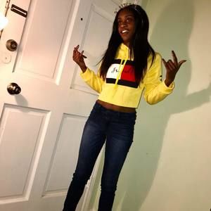 Meet your Posher, Ronika